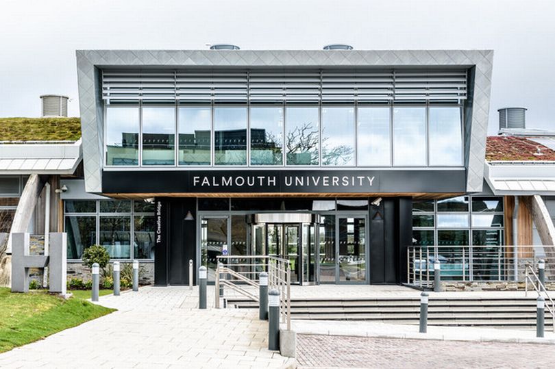 Tot ce trebuie să ştii despre Falmouth University